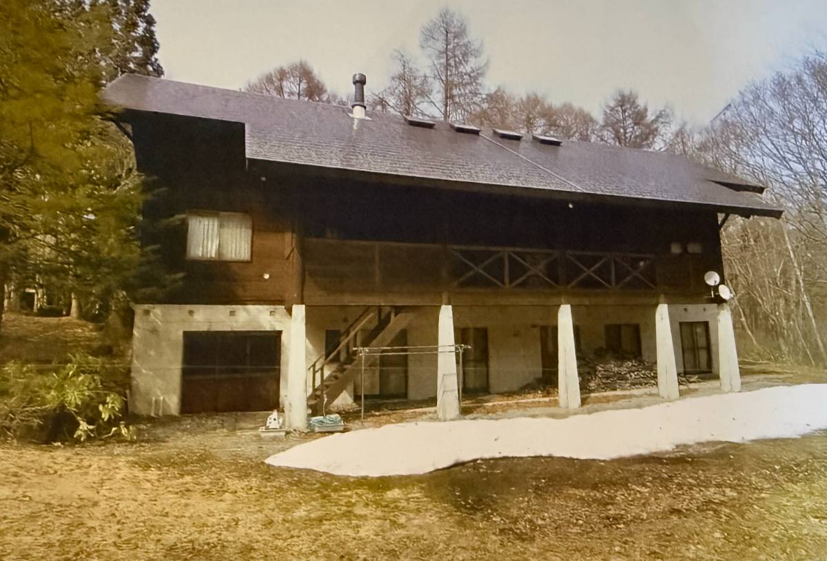 Outside view of the Iizuna house.